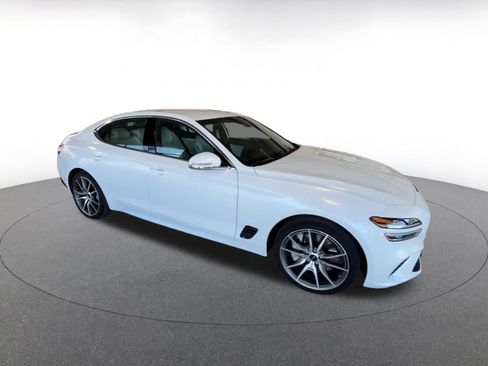 Used 2025 Genesis G70 2.5T image 2