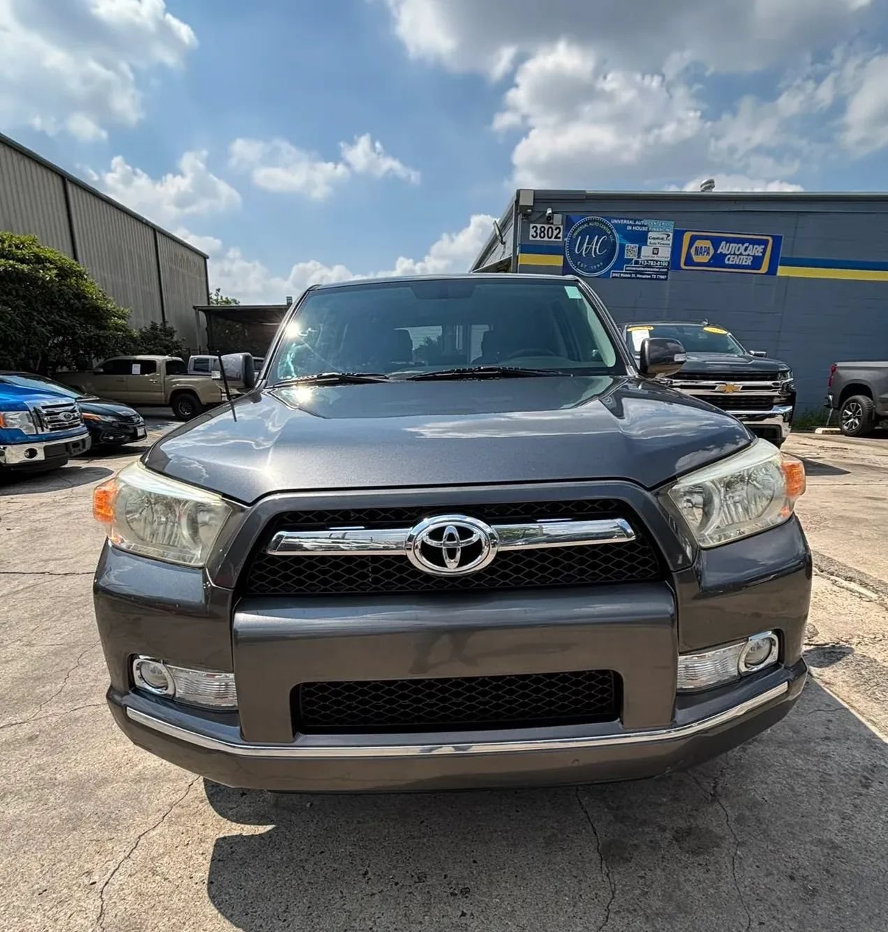 Used 2011 Toyota 4Runner SR5 w/ Premium Pkg w/Leather RWD image 2