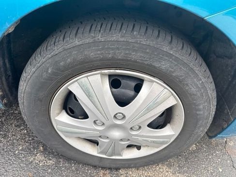Used 2009 Chevrolet Aveo5 LT FWD image 6