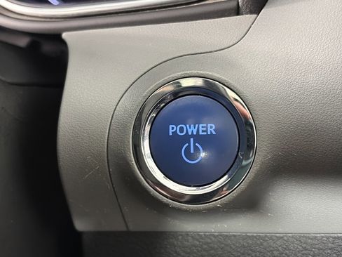 Used 2019 Toyota Avalon XSE image 23