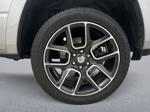 Used 2019 RAM 1500 Laramie image 20