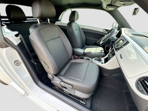 Used 2019 Volkswagen Beetle 2.0T S image 32