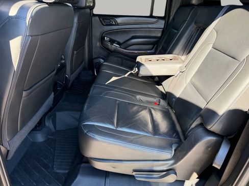 Used 2020 Chevrolet Suburban LT image 57