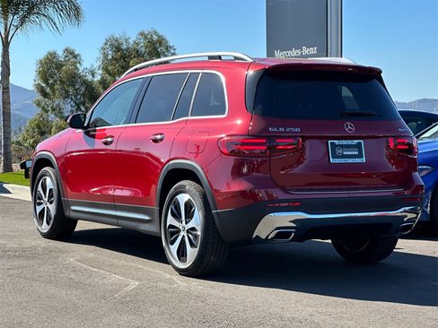 New 2025 Mercedes-Benz GLB 250 4MATIC image 5