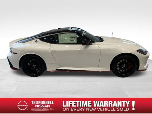 New 2026 Nissan Z NISMO w/ Floor Mat Package image 6