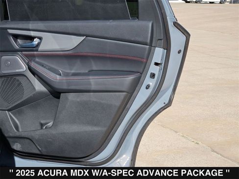 Used 2025 Acura MDX A-Spec image 31
