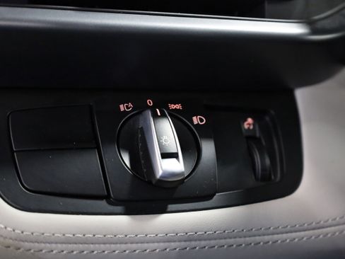 Used 2015 BMW i8 image 20