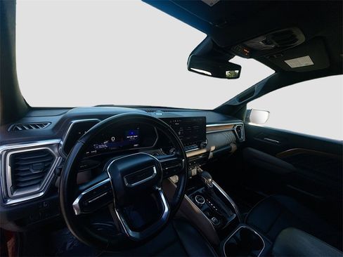 Used 2023 GMC Canyon Denali image 9