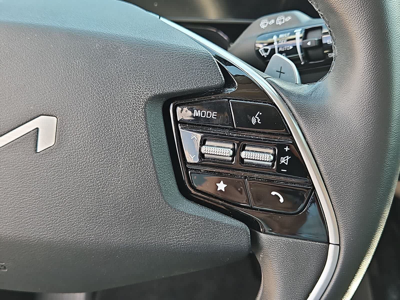 Used 2023 Kia Niro EX FWD image 19