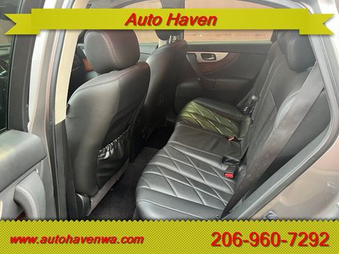 Used 2011 INFINITI FX35 2WD w/ Premium Pkg image 11