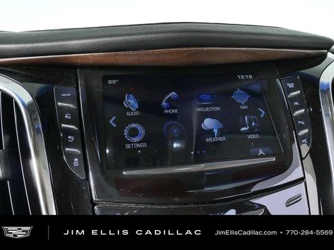 Used 2018 Cadillac Escalade Luxury AWD/4WD image 14