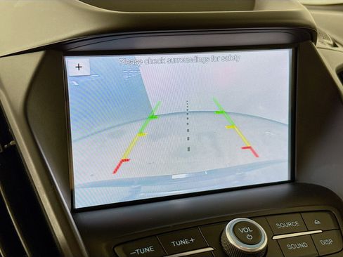 Used 2018 Ford Escape SE w/ Ford Safe & Smart Package image 16