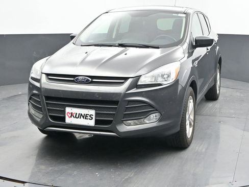 Used 2016 Ford Escape SE image 3