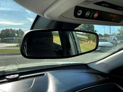 Used 2022 Chevrolet Malibu LT image 25