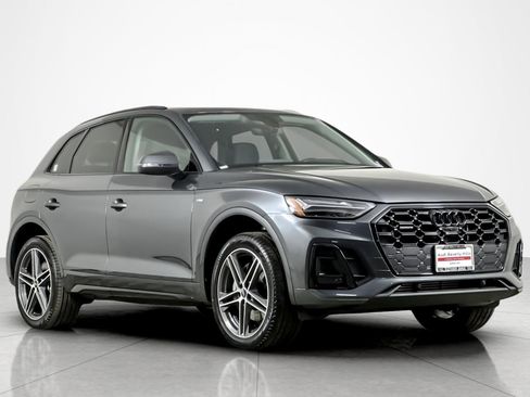 Used 2023 Audi Q5 e Premium Plus w/ Premium Plus Package image 7