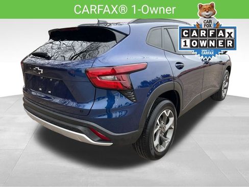 Used 2024 Chevrolet Trax LT w/ Driver Confidence Package image 4