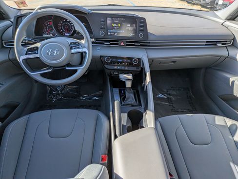 Used 2023 Hyundai Elantra SEL image 23