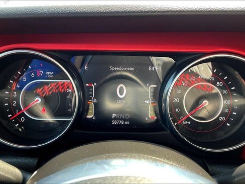 Used 2020 Jeep Gladiator Rubicon w/ Trailer Tow Package AWD/4WD image 17