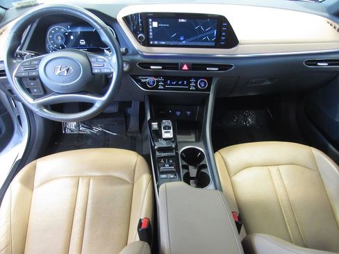 Used 2021 Hyundai Sonata Limited w/ Preferred Accessory Package image 32