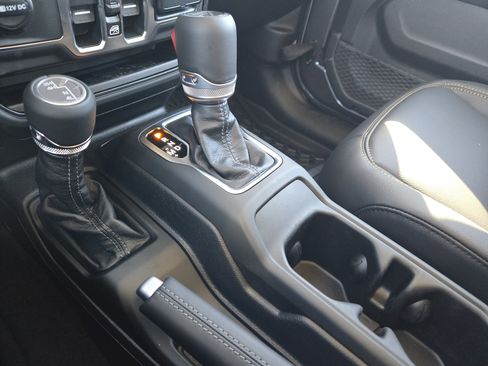 New 2026 Jeep Gladiator Mojave AWD/4WD image 17