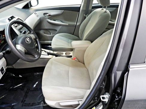 Used 2013 Toyota Corolla LE FWD image 8