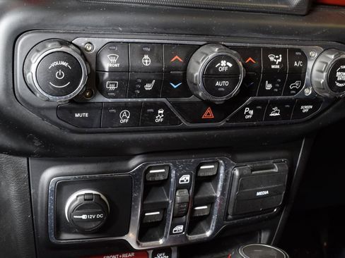 Used 2021 Jeep Wrangler Unlimited Rubicon AWD/4WD image 24