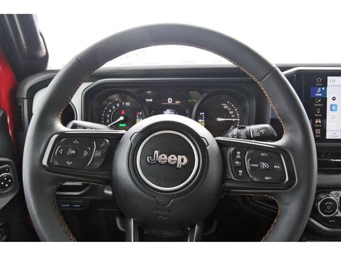 Used 2024 Jeep Wrangler Unlimited w/ Convenience Group image 15