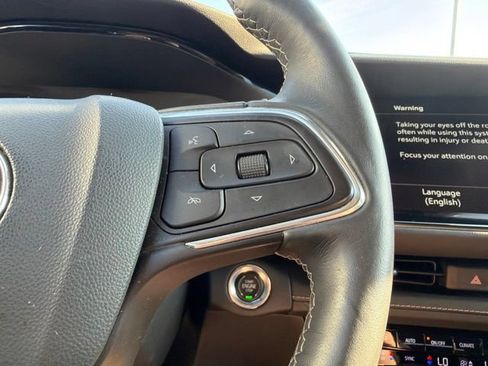 Used 2023 Buick Envision Avenir AWD/4WD image 38