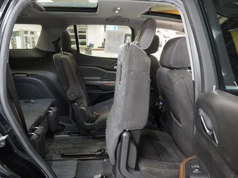 Used 2018 GMC Acadia SLE w/ Driver Alert Package I image 32