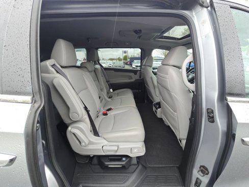 Used 2018 Honda Odyssey Touring image 11