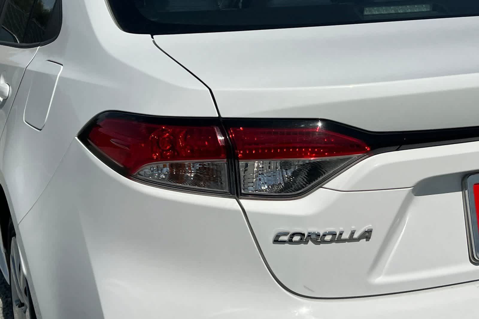 Used 2020 Toyota Corolla LE FWD image 13