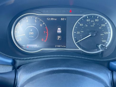 Used 2025 Nissan Versa SV image 38