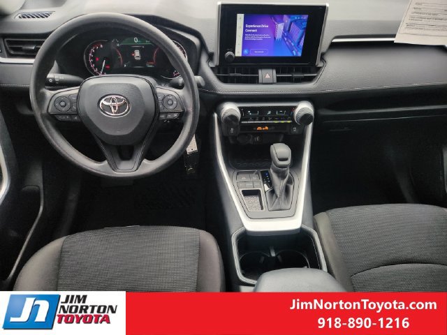 Used 2025 Toyota RAV4 LE FWD image 27