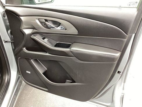 Used 2023 Chevrolet Traverse Premier FWD image 25