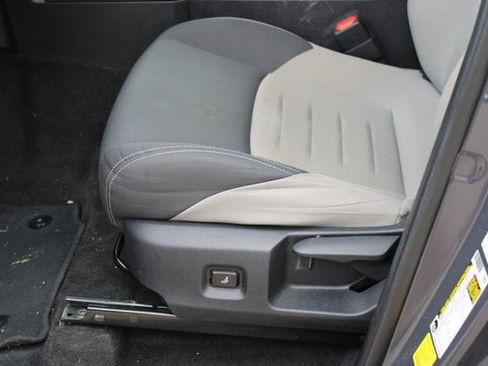 Used 2024 Toyota Tacoma TRD Off-Road image 13