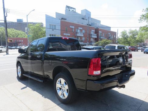 Used 2019 RAM 1500 Express w/ Express Value Package AWD/4WD image 5
