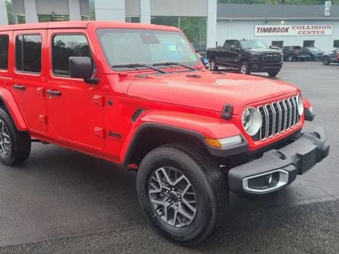 Used 2026 Jeep Wrangler Unlimited Sahara AWD/4WD image 8