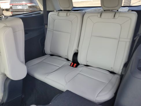 New 2026 Lincoln Aviator Reserve w/ Jet Appearance Package AWD/4WD image 28