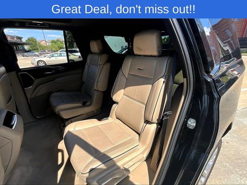 Used 2024 Cadillac Escalade Premium Luxury image 33