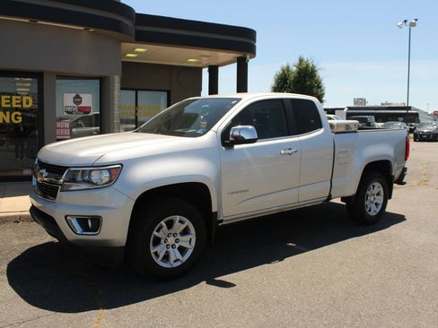 Used 2015 Chevrolet Colorado LT w/ Luxury Package RWD image 1