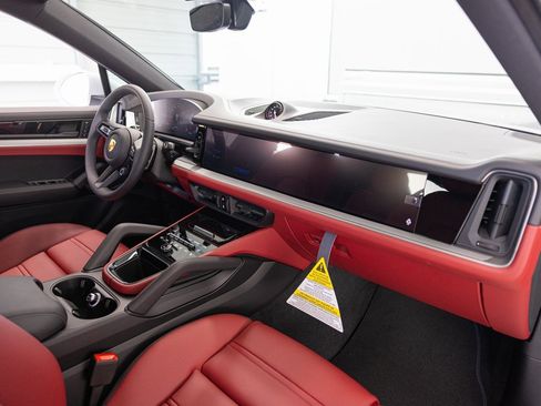 New 2024 Porsche Cayenne Coupe image 42