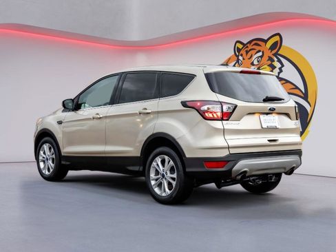 Used 2017 Ford Escape SE image 7