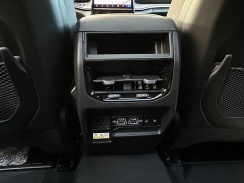 New 2025 Jeep Grand Cherokee Limited image 26