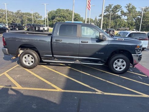 Used 2025 RAM 2500 Big Horn AWD/4WD image 4