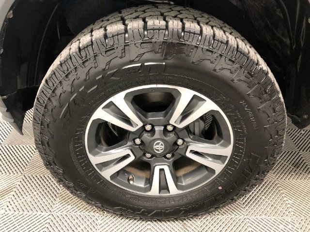 Used 2016 Toyota Tacoma TRD Sport w/ Towing Package AWD/4WD image 28