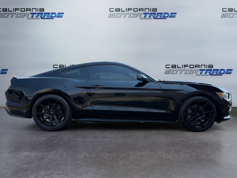 Used 2017 Ford Mustang GT Premium w/ Black Accent Package RWD image 4