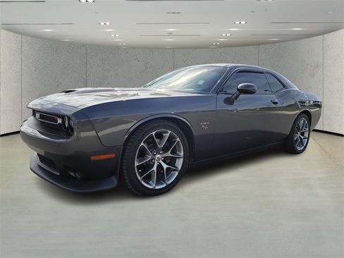 Used 2019 Dodge Challenger R/T w/ Plus Package image 7