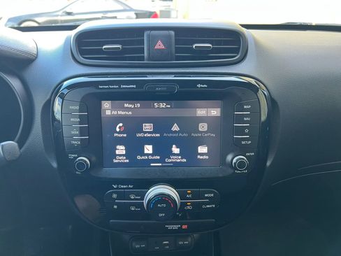 Used 2018 Kia Soul + w/ Audio Package FWD image 9