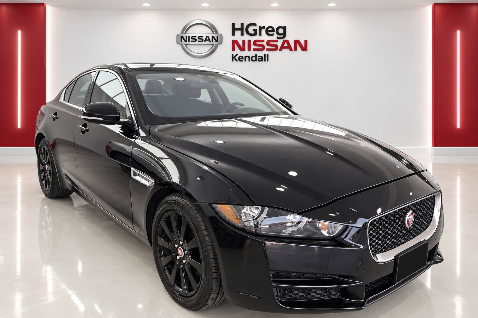 Used 2019 Jaguar XE RWD image 3