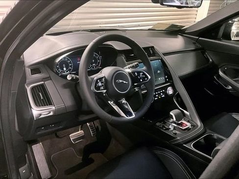 New 2024 Jaguar E-PACE R-Dynamic SE image 7